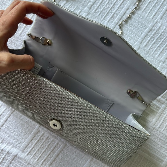 Silver clutch. - Picture 5 of 6